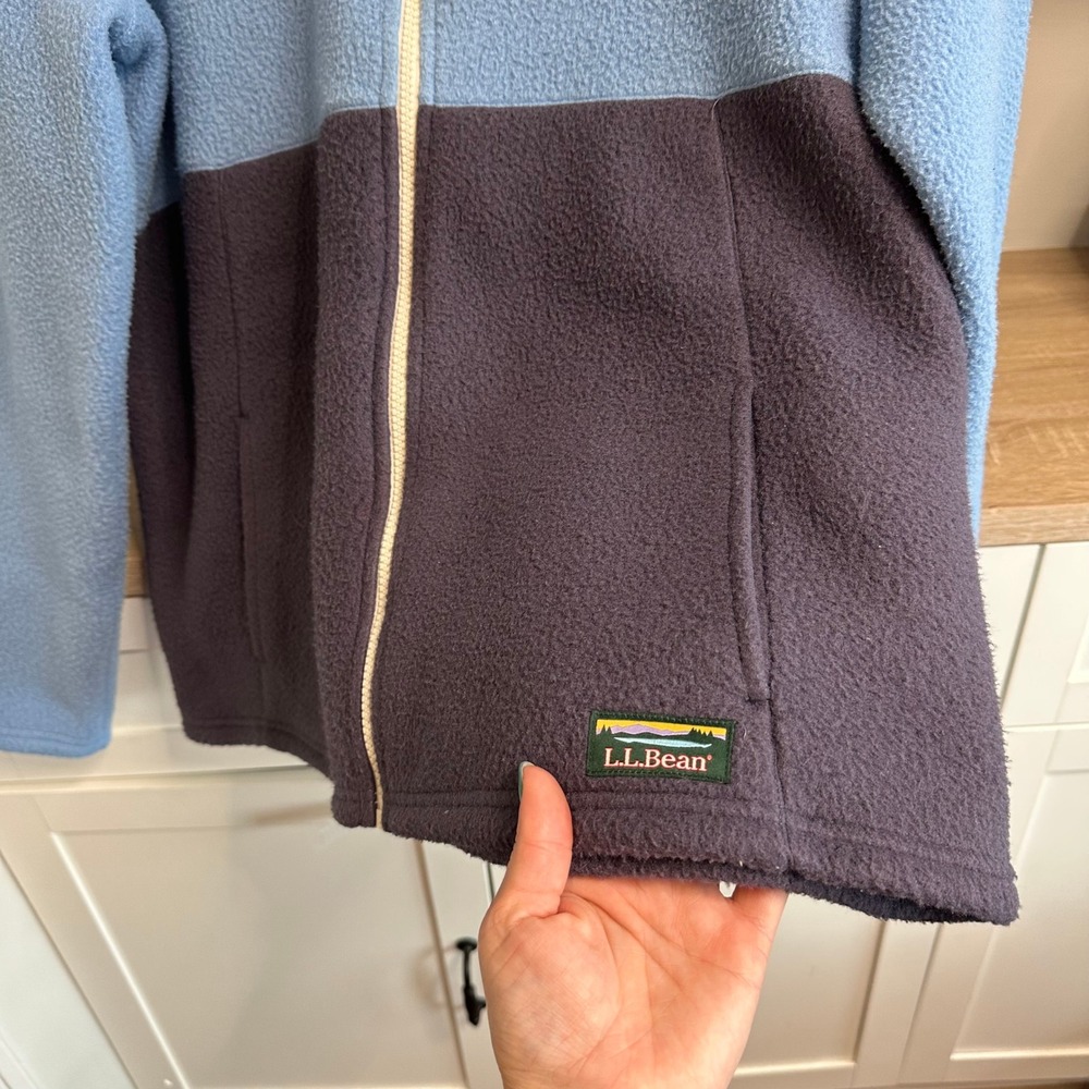L.L. Bean Two-Tone Light Blue and Navy Fleece Jacket - Picture 4 of 10